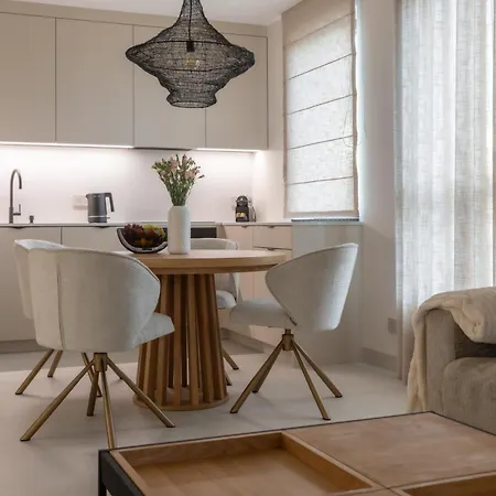 Bulvar & Parking By Alqueen