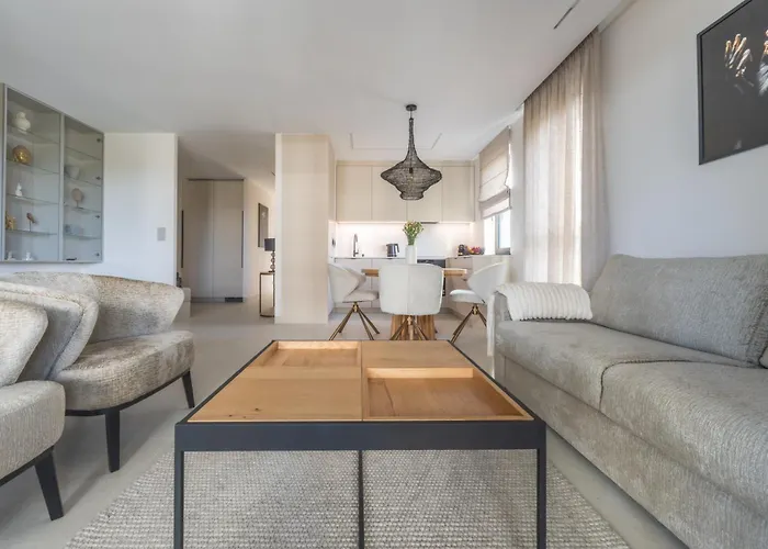 Bulvar & Parking By Alqueen 公寓