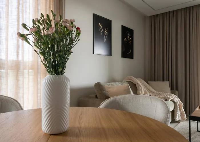 公寓 Bulvar & Parking By Alqueen