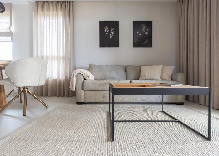 公寓 Bulvar & Parking By Alqueen *